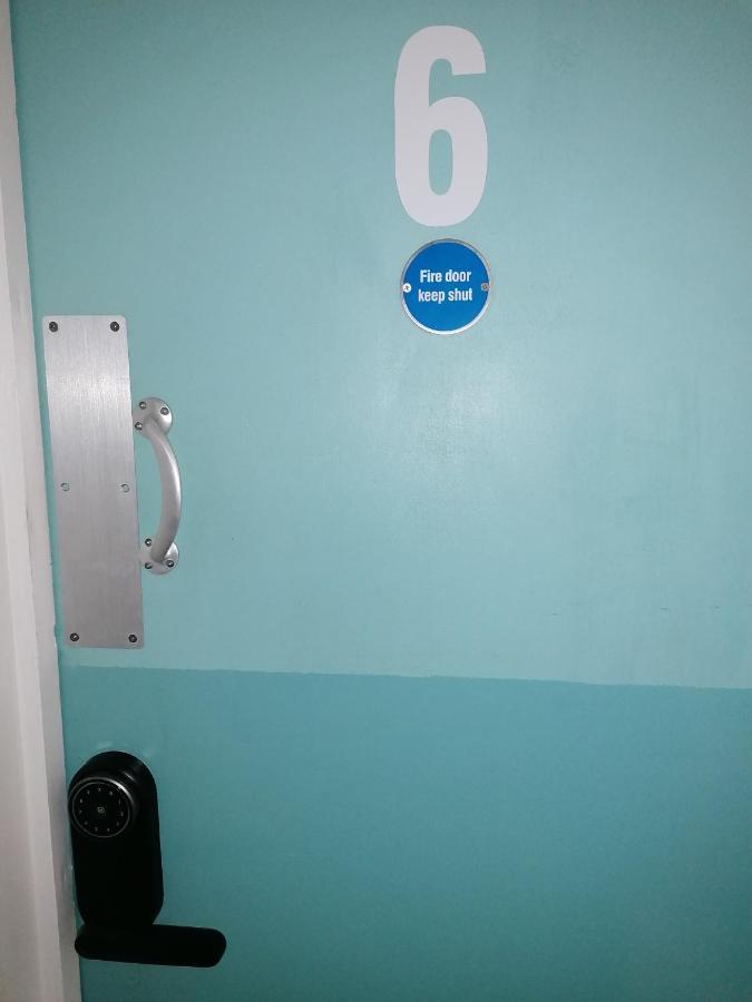 Seadragon Backpackers Hostel Brighton ภายนอก รูปภาพ