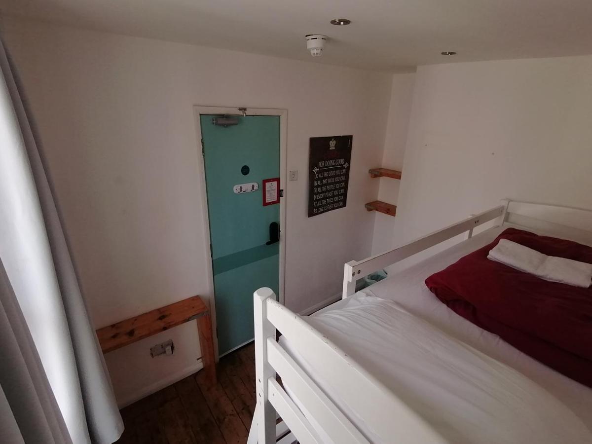 Seadragon Backpackers Hostel Brighton ภายนอก รูปภาพ