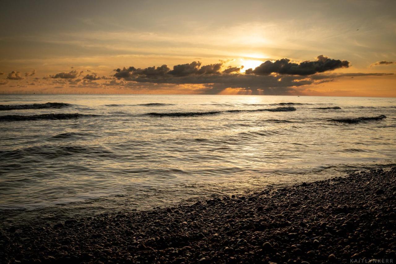 Seadragon Backpackers Hostel Brighton ภายนอก รูปภาพ